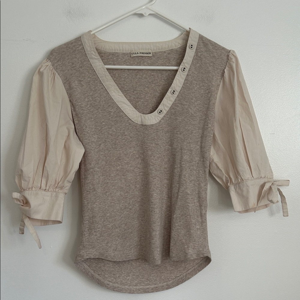 Ella Moss Taupe V-Neck Blouse with Cream Sleeves